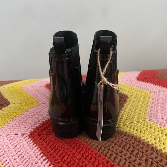 NWT Seven7 Chelsea rain boots. - Picture 3 of 3